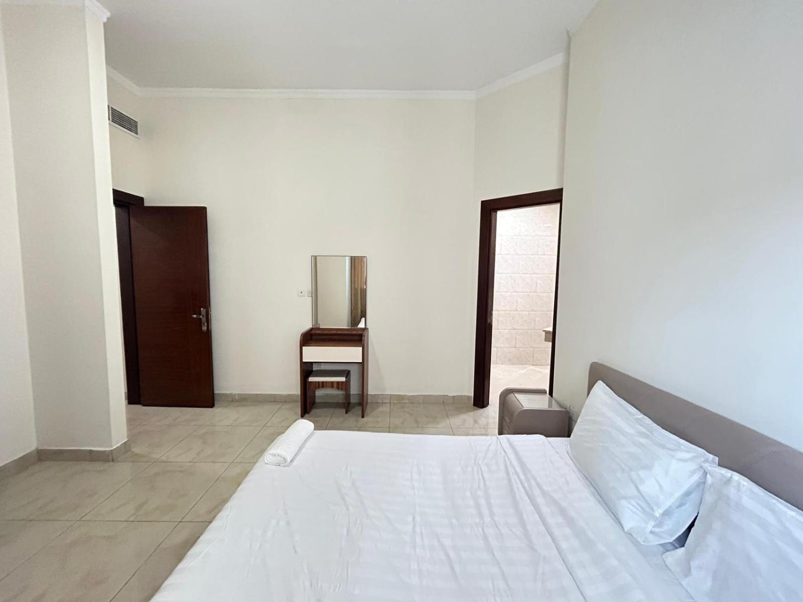Al Hayat Suites Apartment Manáma Exteriér fotografie