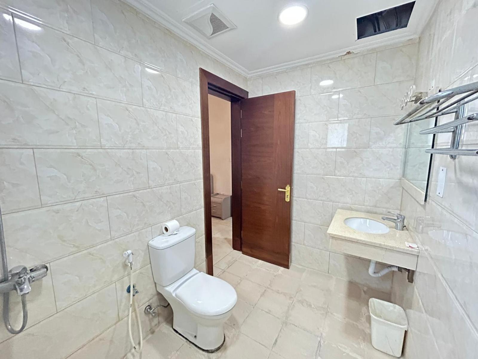 Al Hayat Suites Apartment Manáma Exteriér fotografie