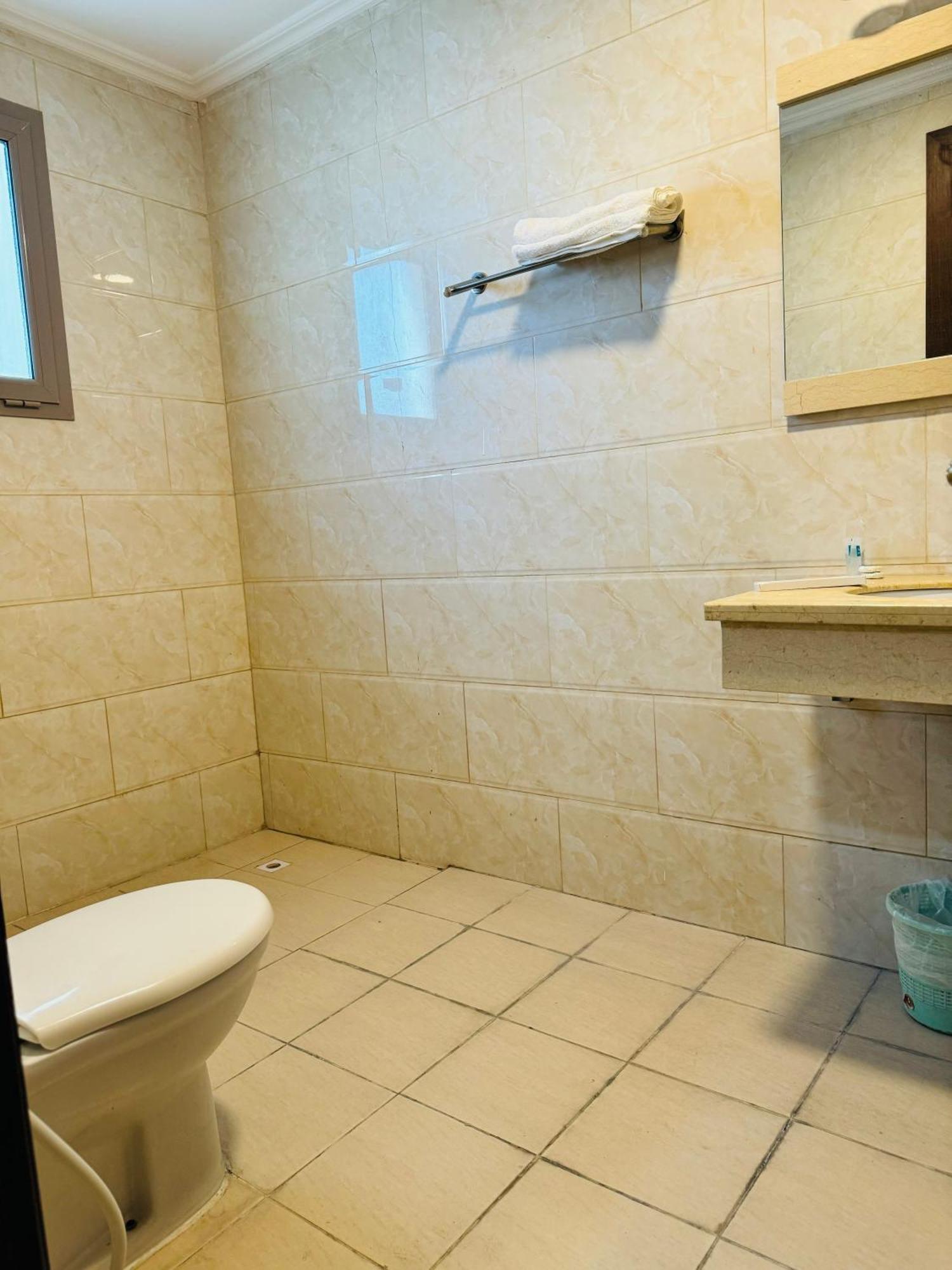 Al Hayat Suites Apartment Manáma Exteriér fotografie
