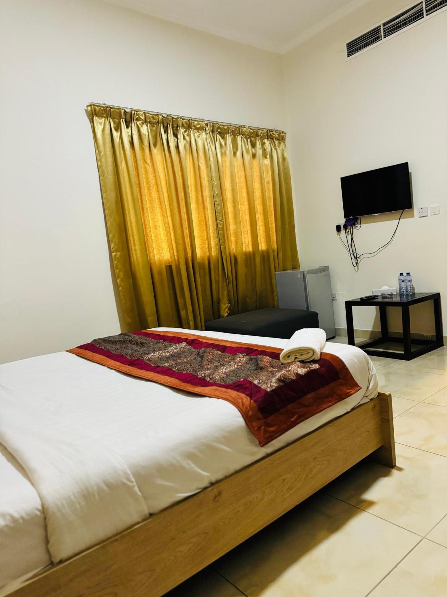 Al Hayat Suites Apartment Manáma Exteriér fotografie