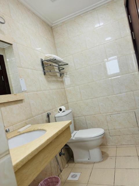 Al Hayat Suites Apartment Manáma Exteriér fotografie