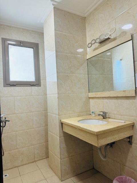 Al Hayat Suites Apartment Manáma Exteriér fotografie